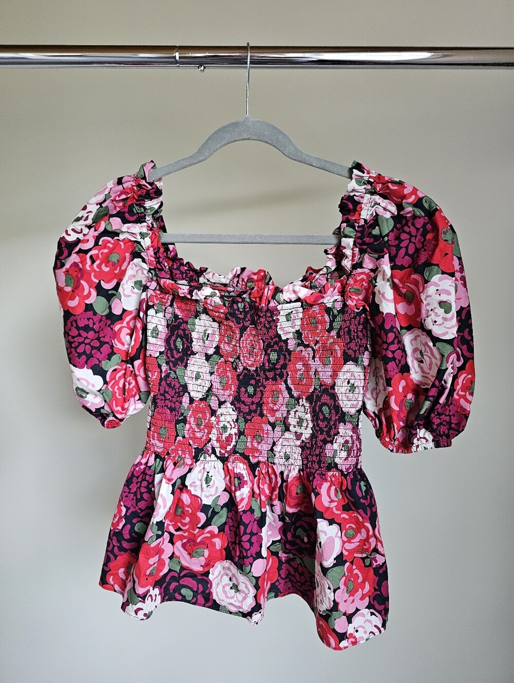 Kate Spade Size Medium Rosette Puff Sleeve Top, Like New